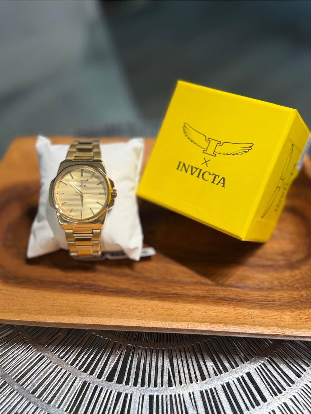 New Invicta Specialty 69974 Men’s Gold Watch 44mm
